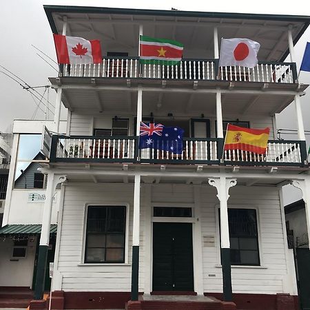 Guesthouse De Kleine Historie باراماريبو المظهر الخارجي الصورة