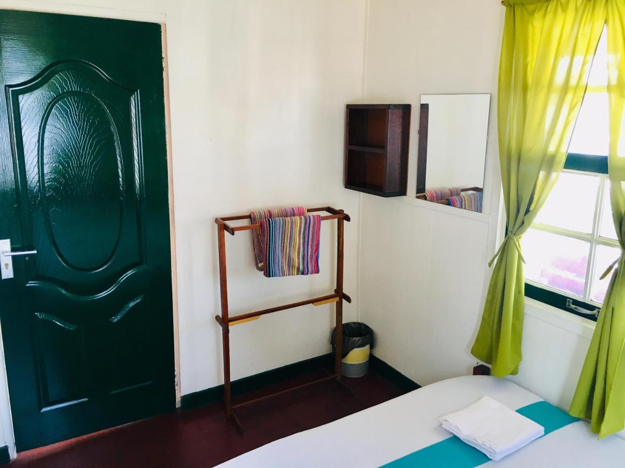 Guesthouse De Kleine Historie باراماريبو المظهر الخارجي الصورة